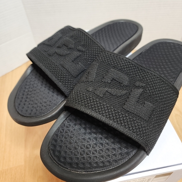 APL Big Logo Black Slides Men\'s Size 15 New.